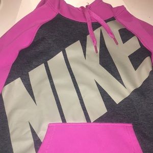 Woman’s Nike therma-fit Hoodie